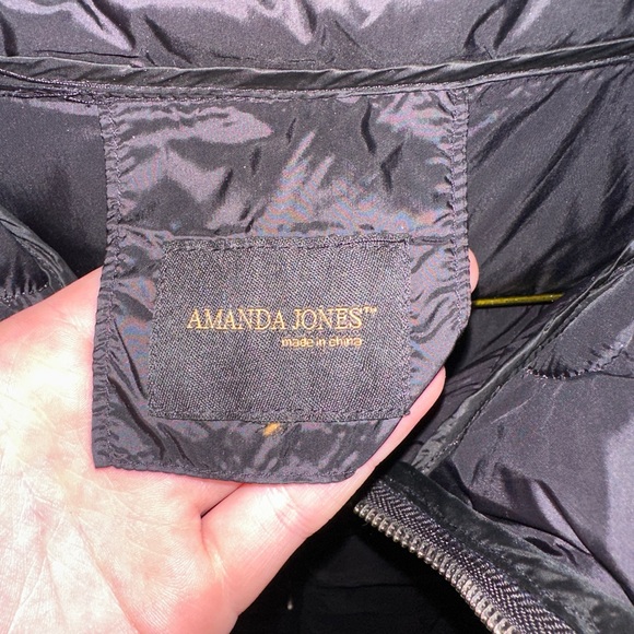 Black Puffer vest *sale* (read description) - Picture 3 of 3